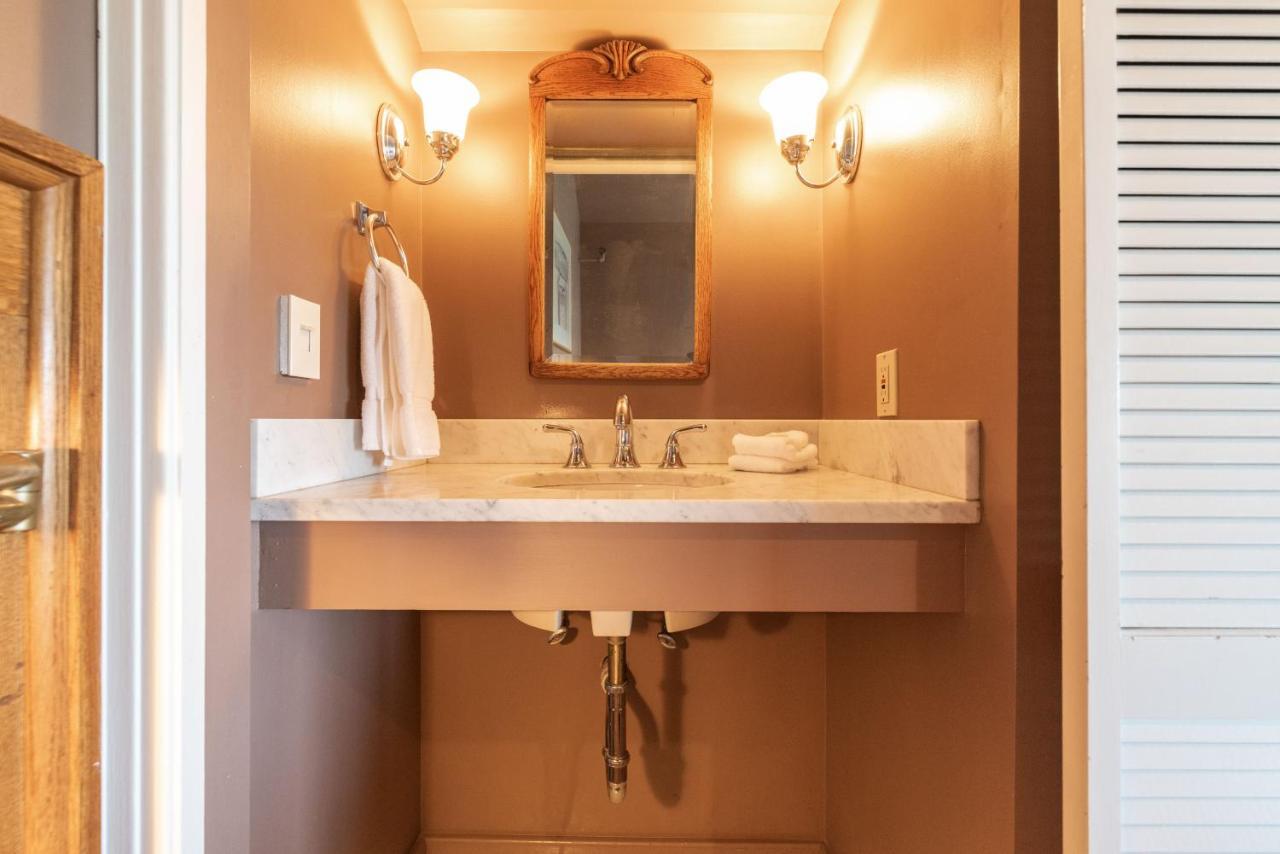 Seattle Gaslight Inn Екстер'єр фото