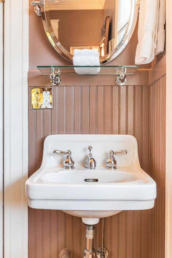 Seattle Gaslight Inn Екстер'єр фото